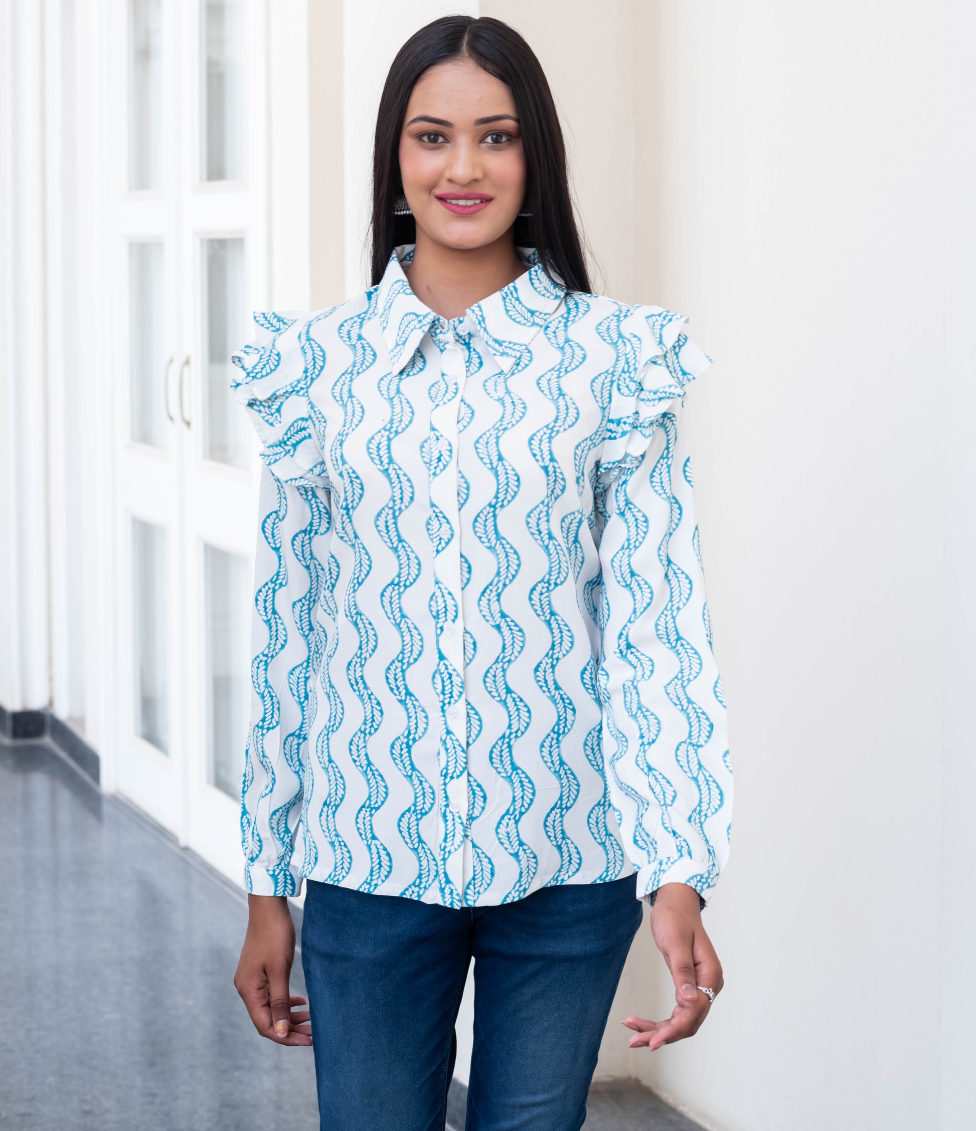 Wave Print Ruffle Shoulder Shirt