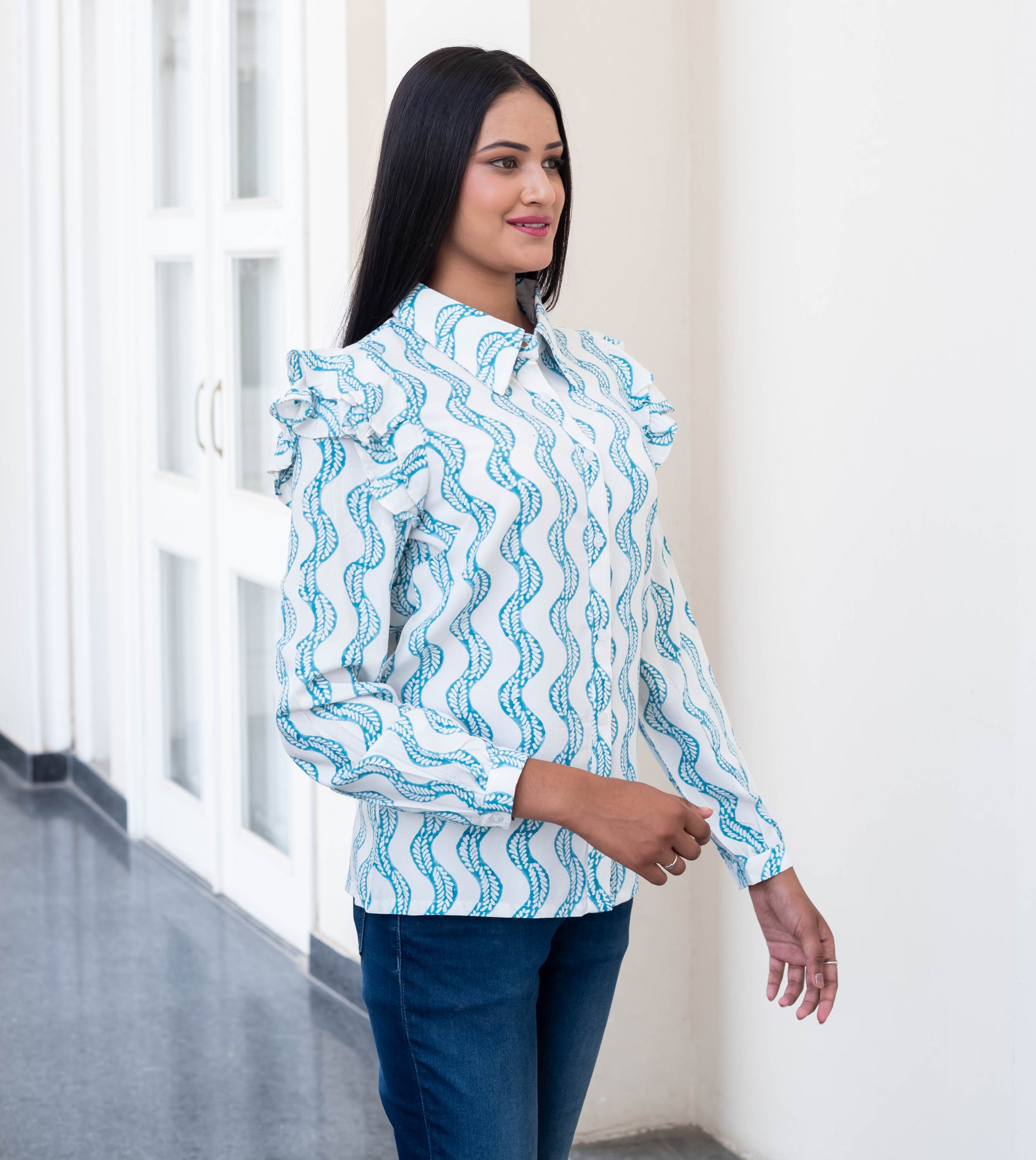 Wave Print Ruffle Shoulder Shirt