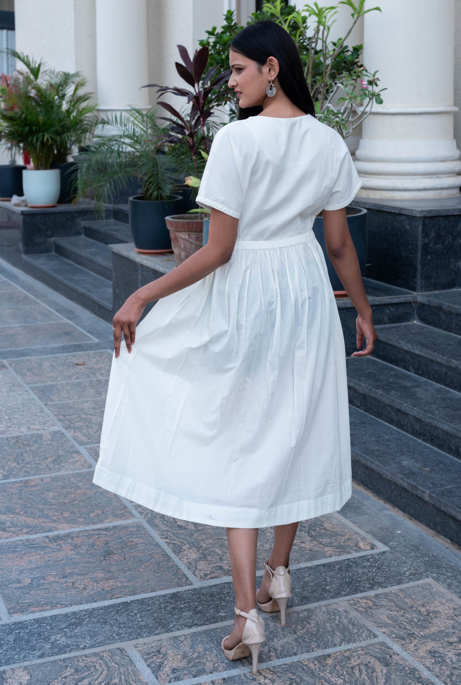 Chic White Midi Dress with Gathered Waist & Pockets
